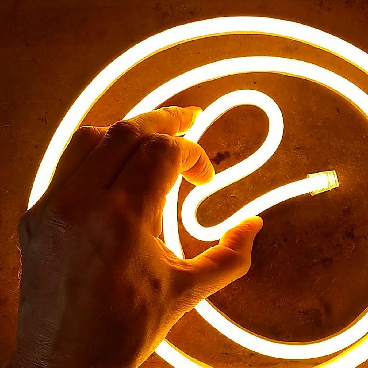 Neón LED flexible 24V DC - 4x10mm - 5 metros - Kit completo - IP67 - 11W/m - Curvatura lateral (30)